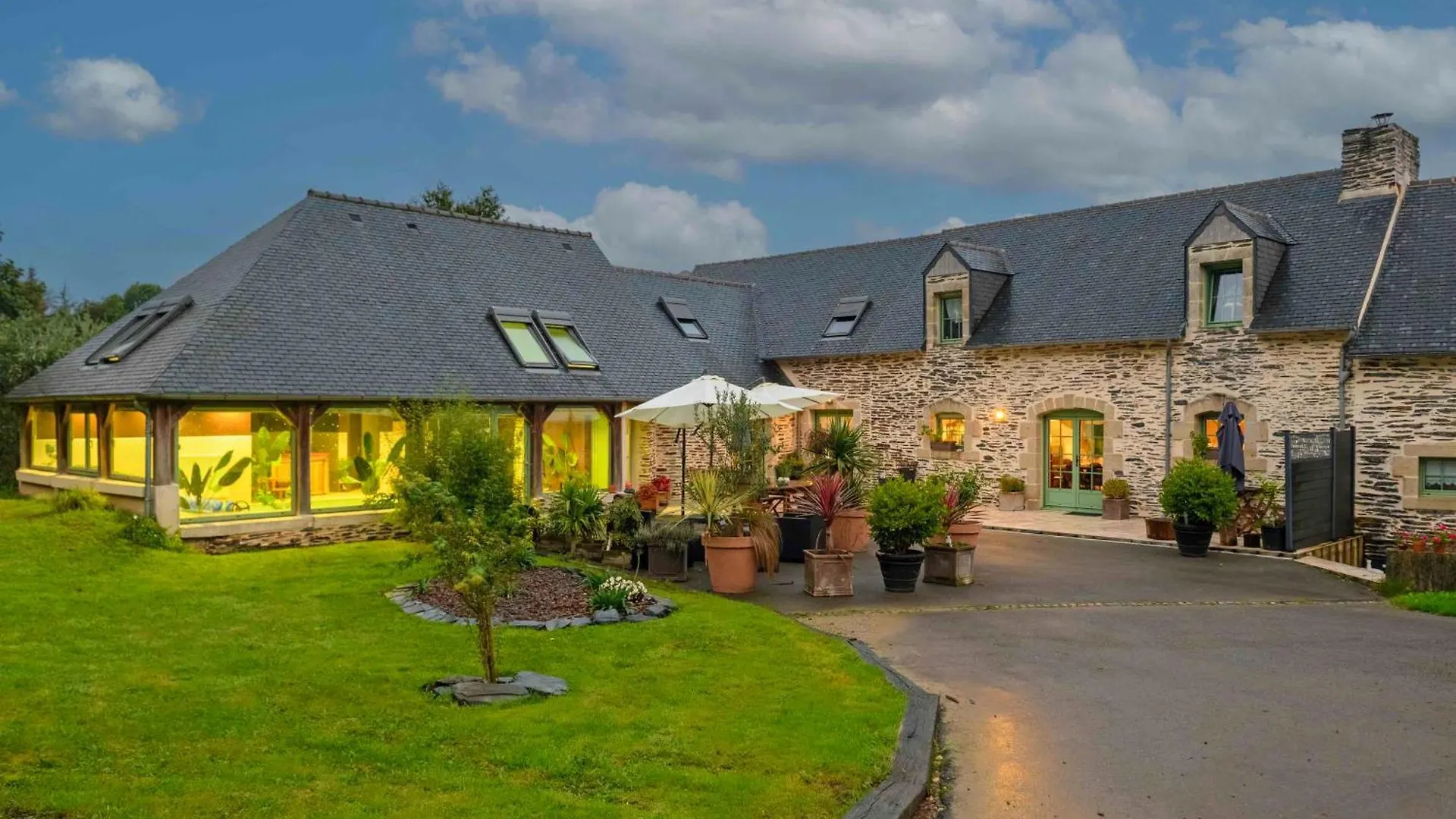 Bed & Breakfast Bed and Breakfast Les Pierres Bleues Saint-Coulitz