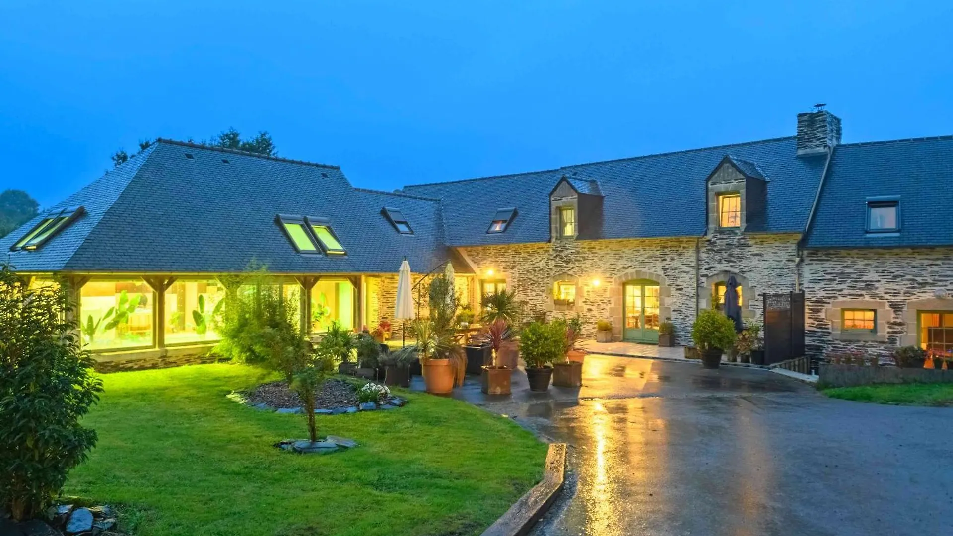 Bed and Breakfast Les Pierres Bleues Saint-Coulitz Bed & Breakfast