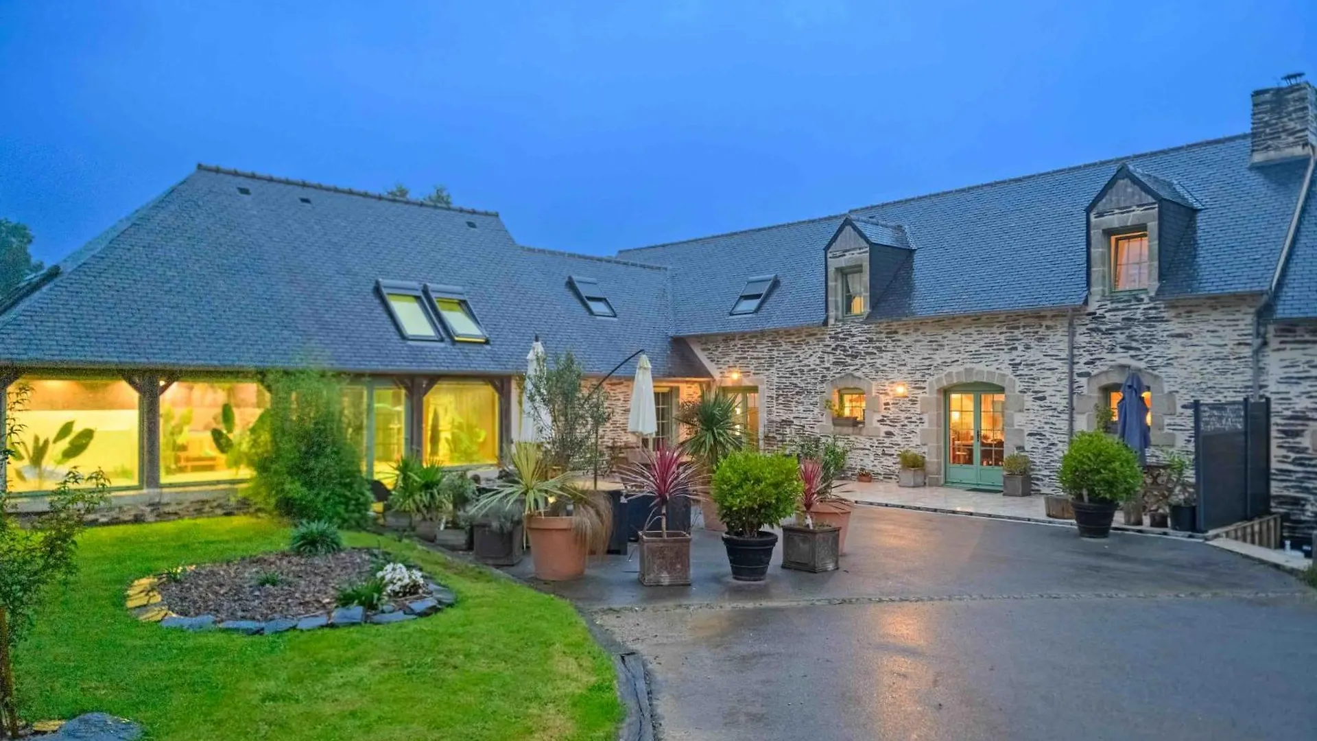 Bed and Breakfast Les Pierres Bleues Saint-Coulitz