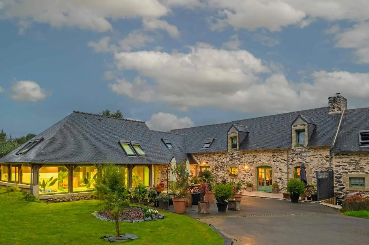 Les Pierres Bleues Bed & Breakfast Saint-Coulitz